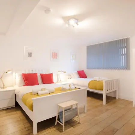 Lejlighed 2br, Smart Tv, Self Check-in, Coffee Machine Manchester