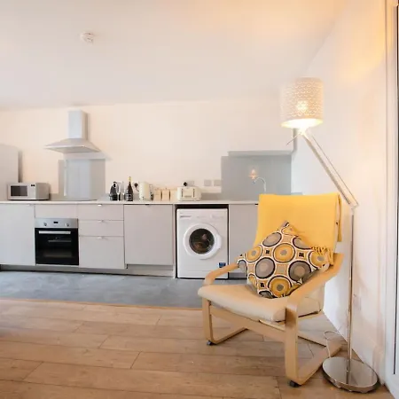Smart TV, Self check-in, Coffee machine *