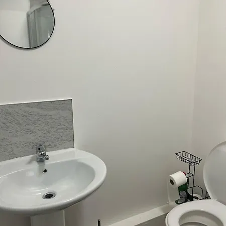 Elegant 1br Near Trafford Centre Apartmán Manchester