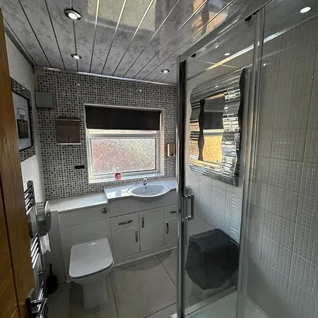 Hendham House - Near Etihad Stadium, Coop Live Arena, Ao Arena, Piccadilly Train Station & Centre מנצ'סטר