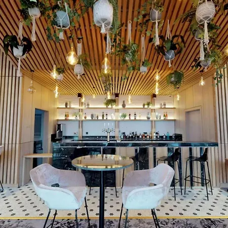 Voco - Centre By Ihg 4*
