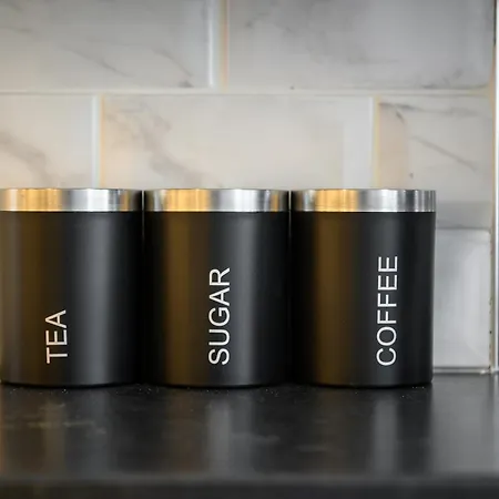 Spacious 4-bed Luxury - Garden, Free Parking, Sleeps 8 Διαμέρισμα Μάντσεστερ