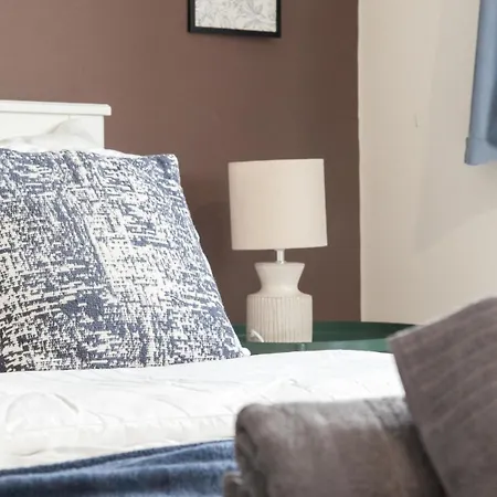 Ferienhaus Exquisite 4 Bedroom 2 Bath Parking Etihad Stadium Manchester