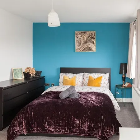 Exquisite 4 Bedroom 2 Bath Parking Etihad Stadium Manchester