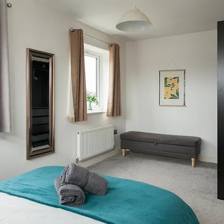 Exquisite 4 Bedroom 2 Bath Parking Etihad Stadium