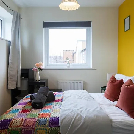 Ferienhaus Exquisite 4 Bedroom 2 Bath Parking Etihad Stadium Manchester