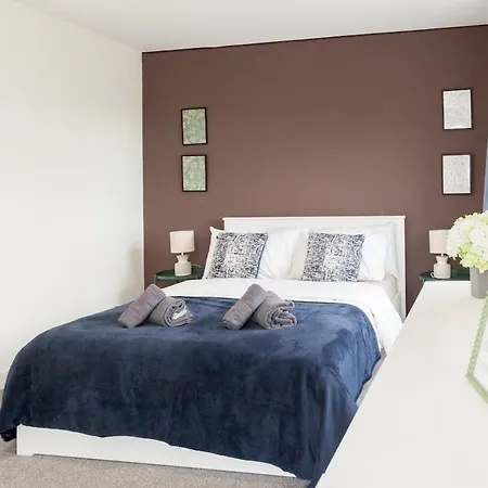Ferienhaus Exquisite 4 Bedroom 2 Bath Parking Etihad Stadium