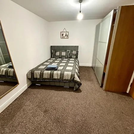 2 Bed Flat In Prime Location Manchester