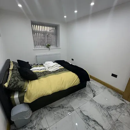 Sindhu Luxury * マンチェスター