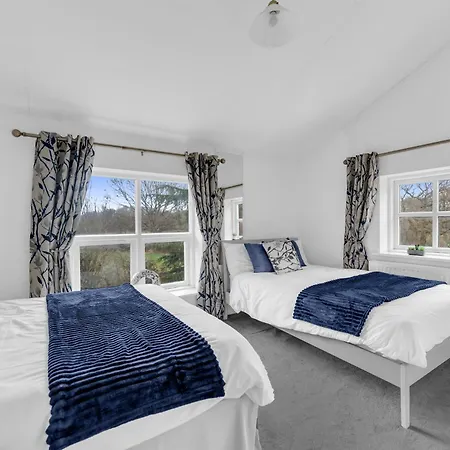 House Retreat - Sleeps 18 * Manchester