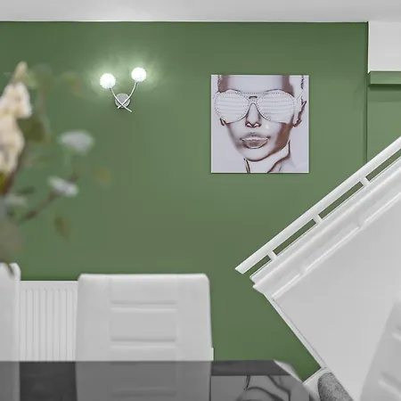 House Retreat - Sleeps 18 Hébergement de vacances