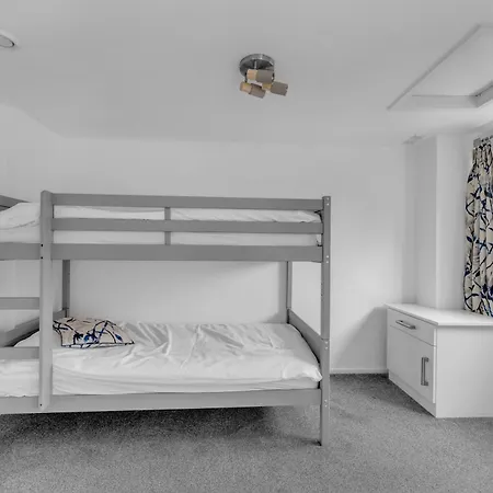House Retreat - Sleeps 18 Hébergement de vacances