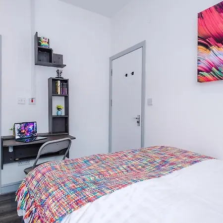 Luxury 3br En-suite, Near Prázdninový dům Manchester