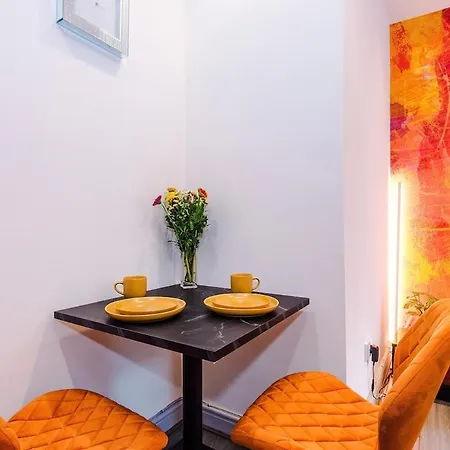 Luxury 3br En-suite, Near Prázdninový dům *