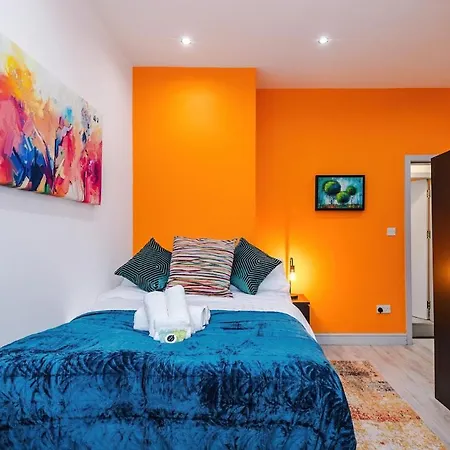 Luxury 3br En-suite, Near Prázdninový dům *