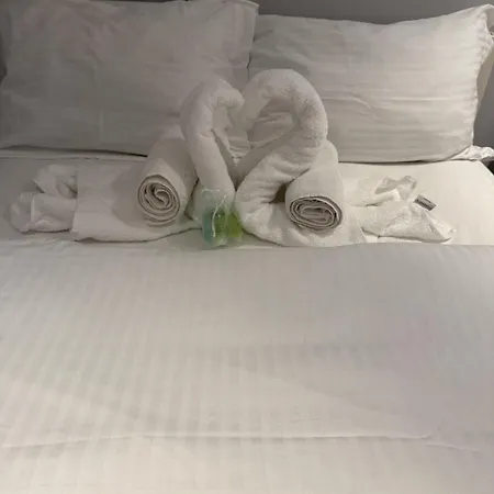 Beautiful 5 Bedroom Sleeps 12 People In Casa de Férias *