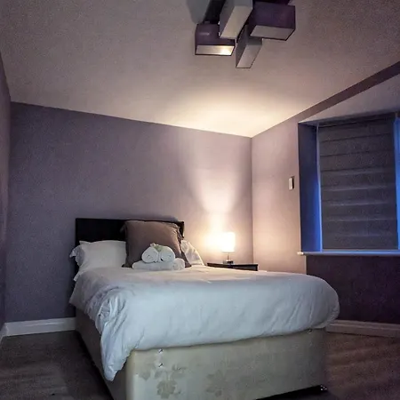 Casa de Férias Beautiful 5 Bedroom Sleeps 12 People In