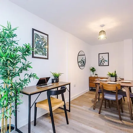 Apartment New Trafford Loft - Free Parking