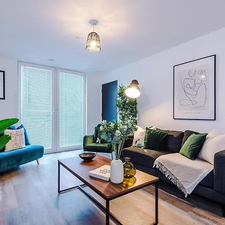 Apartment New Trafford Loft - Free Parking Manchester