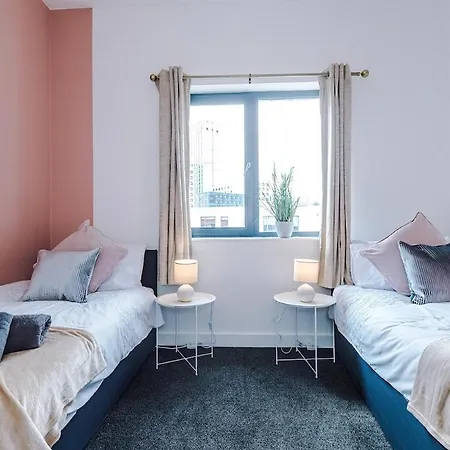 Free Parking, Sleeps 6, Stylish In Salford Quays *