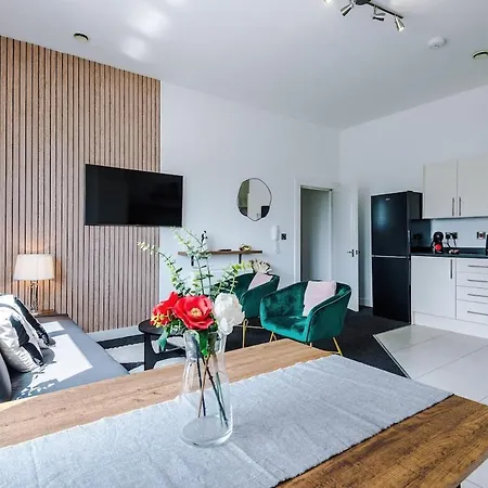 Free Parking, Sleeps 6, Stylish In Salford Quays Апартаменты *
