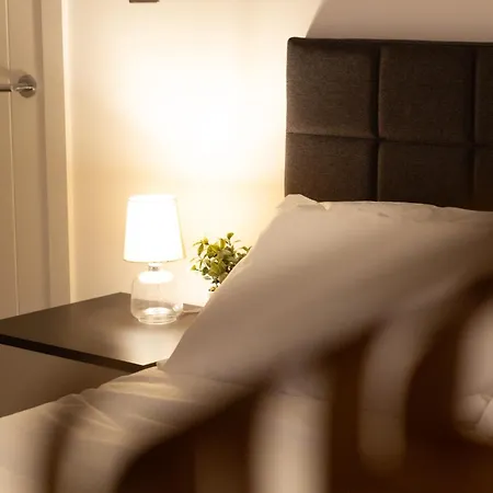 Holiday home Stylish Cosy 4-bed Home, Sleeps Up To 10 With Large Sofa Bed, Near Royal Infirmary & Universities, Free Parking & Ultra-fast Wifi Manchester