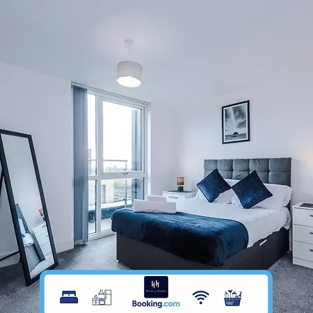 2 Bedroom Penthouse With Balcony By Host A