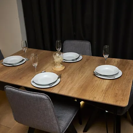 Luxury 2 Bed With Balcony * Manchester
