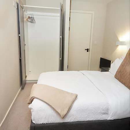 Luxury 2 Bed With Balcony 公寓 *