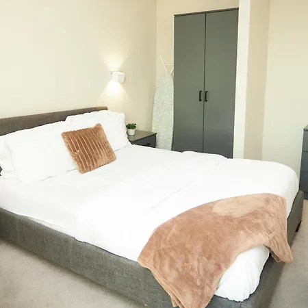 Luxury 2 Bed With Balcony * Manchester