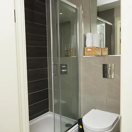 Luxury 2 Bed With Balcony 公寓 *