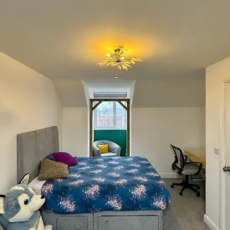 Comfortable En-suite Double Room-m16