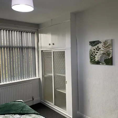 Beautiful Spacious - Private Parking - Large Garden - Great Location * Manchester