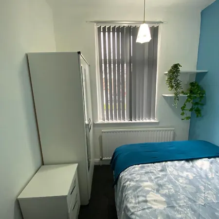 Beautiful Spacious - Private Parking - Large Garden - Great Location * Manchester