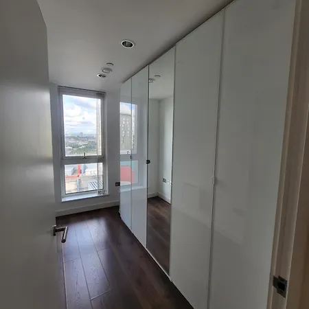 Spectacular Private Bedroom In 2 Bedroom Homestay szállás