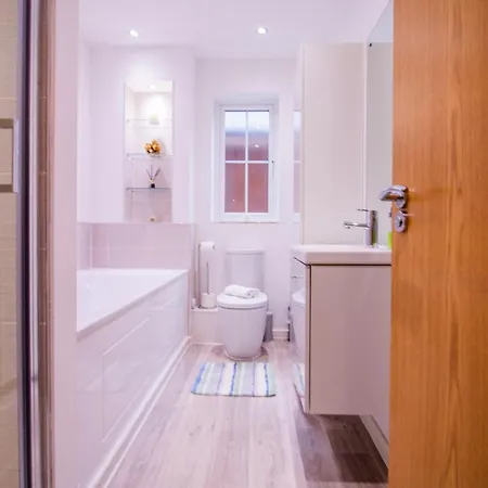Charming 1br House In Eccles With Free Parking Сasa de vacaciones