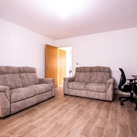 Charming 1br House In Eccles With Free Parking Mánchester