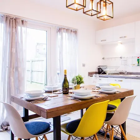 Charming 1br House In Eccles With Free Parking Сasa de vacaciones