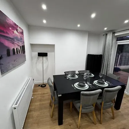 Appartement Betahouse -3br -pool Table -free Parking -spacious Manchester