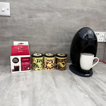 Betahouse -3br -pool Table -free Parking -spacious Manchester