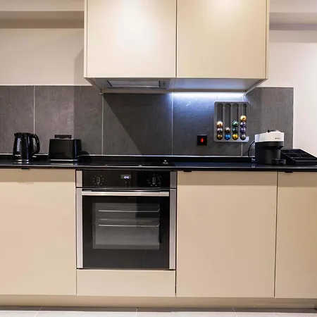 Stylish 1br Aptment I Balcony I Sleeps 3 -