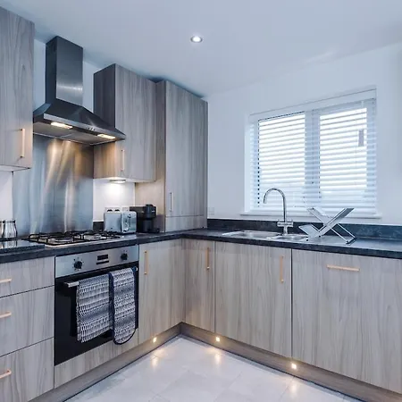 Сasa de vacaciones Stylish 3-bedroom House - Brand New Mánchester