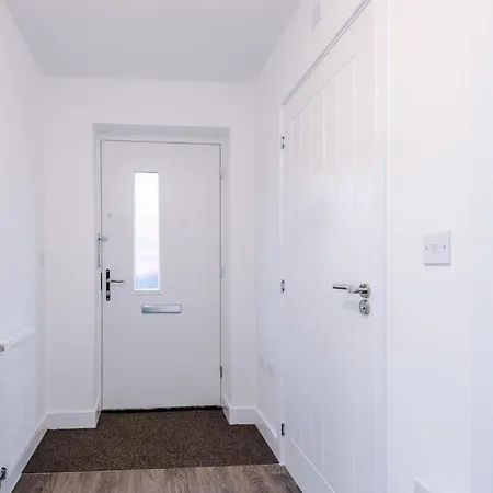 Stylish 3-bedroom House - Brand New 度假居