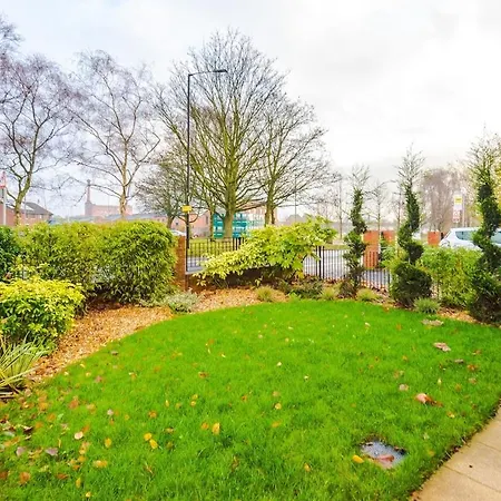 Stylish 3-bedroom House - Brand New