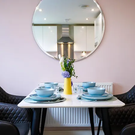 Luxury Three Story Townhouse Free Parking On Drive Holiday home
