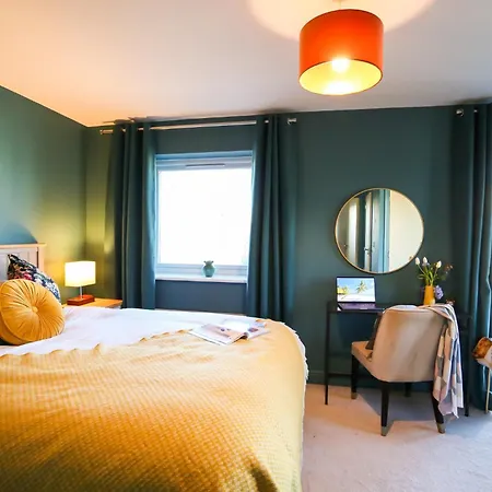 Nyaraló Luxury Three Story Townhouse Free Parking On Drive *