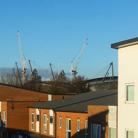 Luxury Three Story Townhouse Free Parking On Drive Manchester