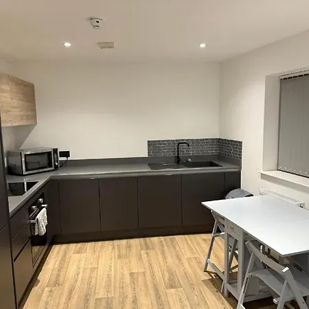 Premier Serviced Apartmetns Oldham Road Manchester 3*