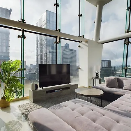 Amazing Skyline Views 3br Duplex With Free Parking * Манчестер