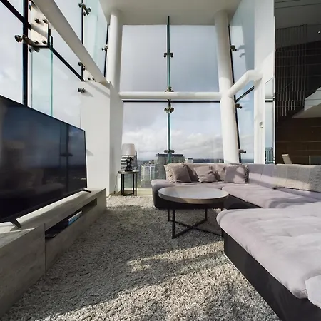 Skyline 3br Duplex - Pool, Gym & Parking Appartamento